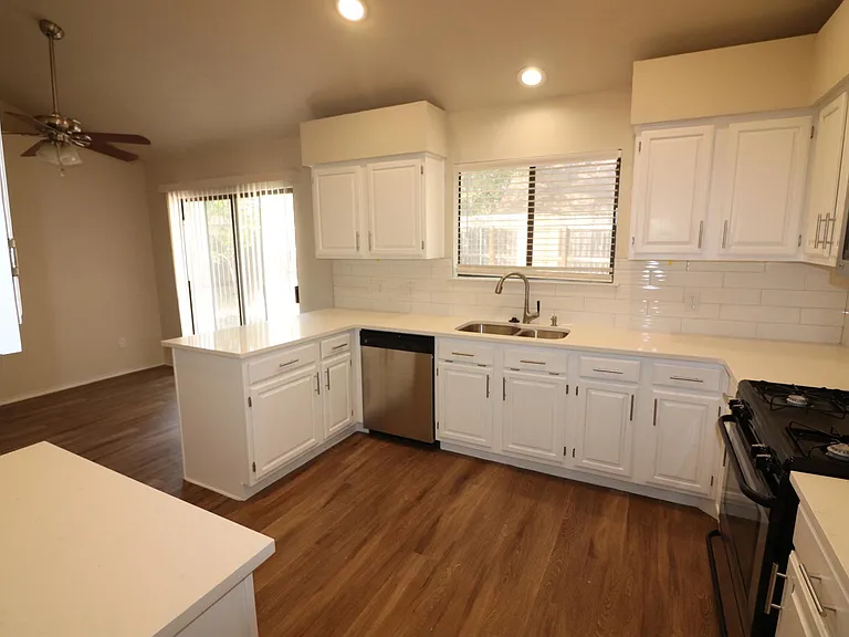 6606 Shiner St — Photo 7