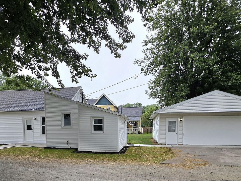 1st image of 138 Main St