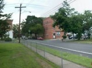 82 Webb St, Hamden, CT 06517