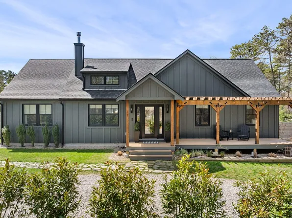 17 Rogers Road, Harwich, MA 02645