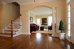 2nd image of 120 Gladstone Ln