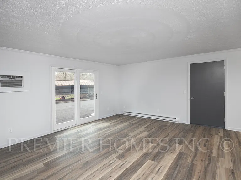 821 Constitution Ave #4 — Photo 6