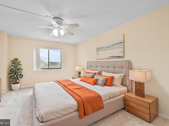 4th image of 15115 Interlachen Dr #3607