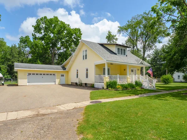 378 W Franklin St, Otsego, MI 49078