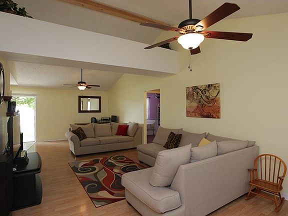4th image of 139 Lake Thomas Dr