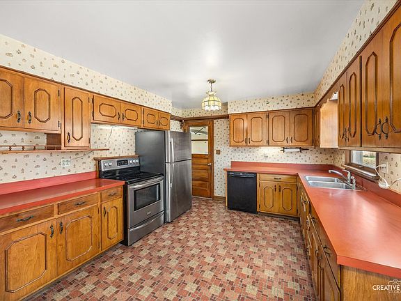 5th image of 39W258 Seavey Rd
