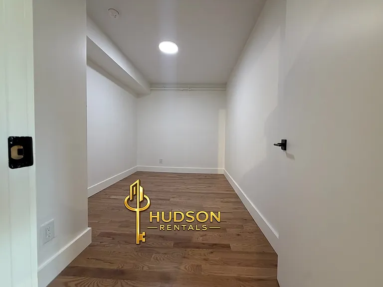850 Westside Ave #9 — Photo 5