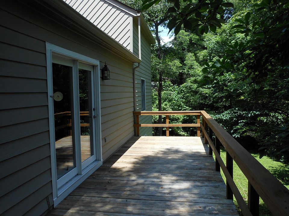 2nd image of 202 Wood Rd