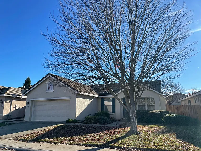 5200 Fox Trotter Way — Photo 1