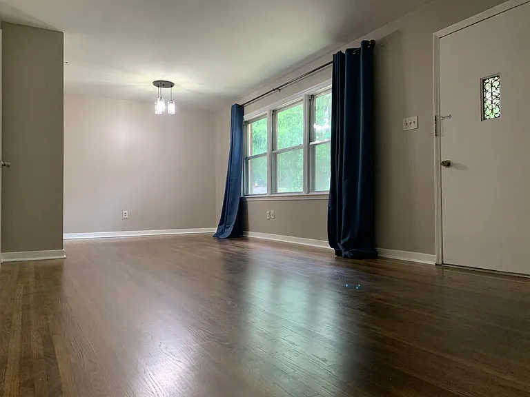 5137 Whiteway Dr — Photo 2