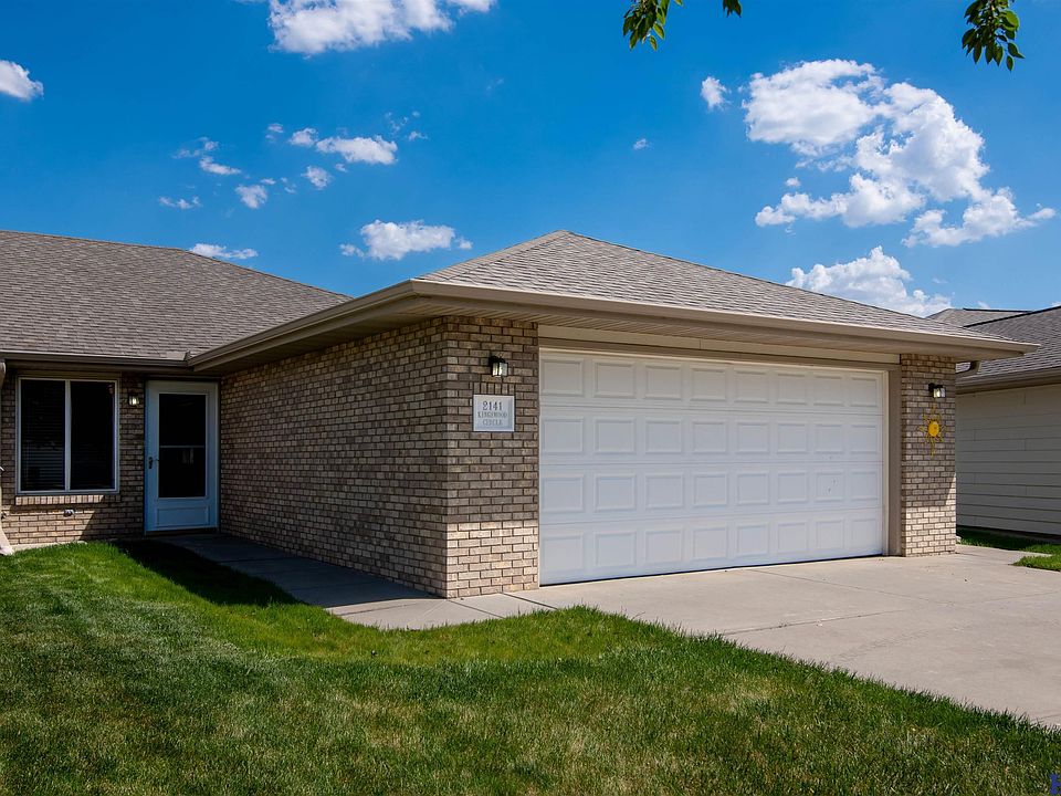 1st image of 2141 Kingswood Cir