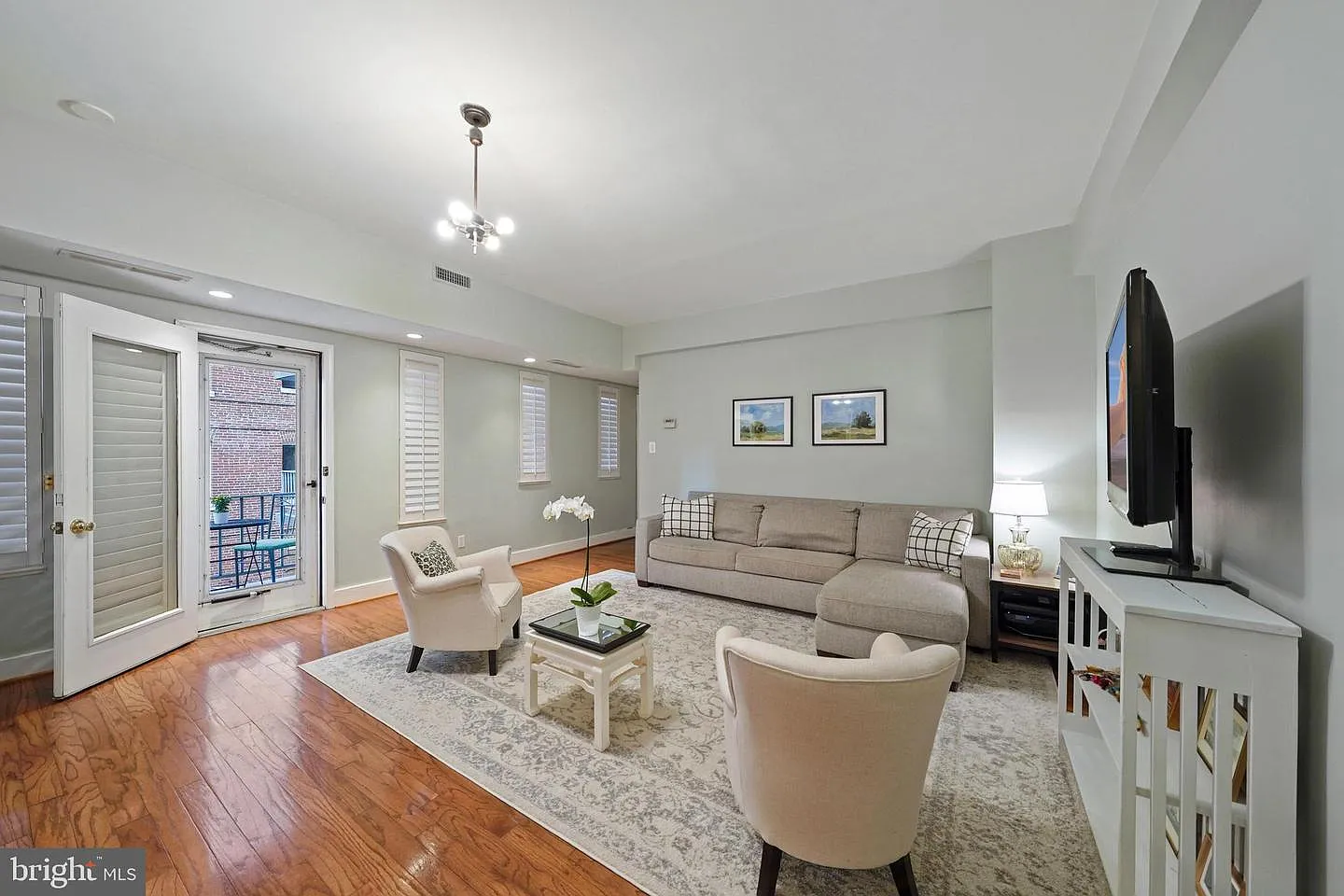 2127 California St NW APT 203 photo 1