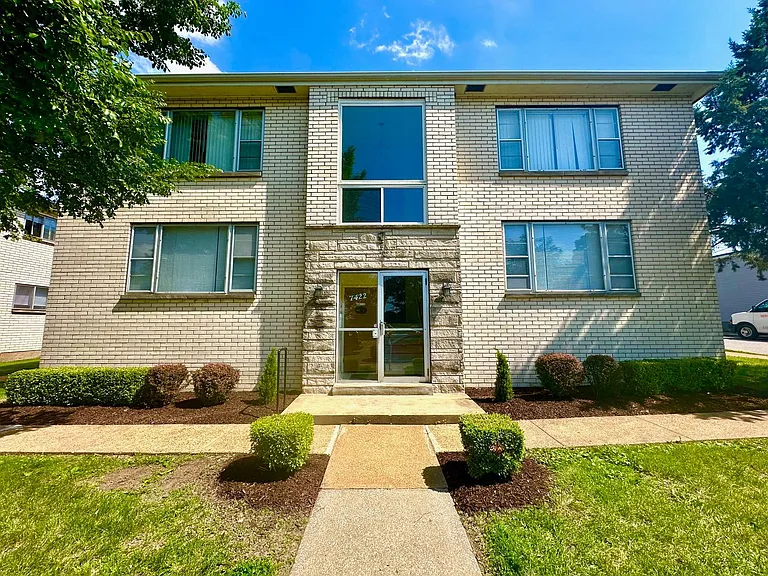 7412-7422 Gravois Ave — Photo 1