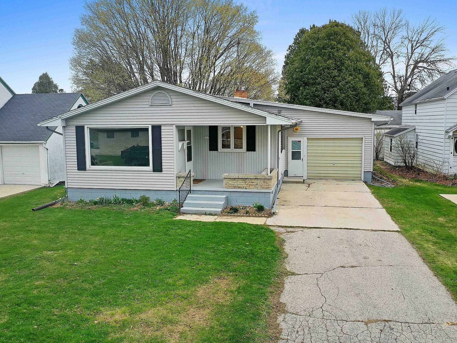 109 Pine St, Whitelaw, WI 54247 Zillow