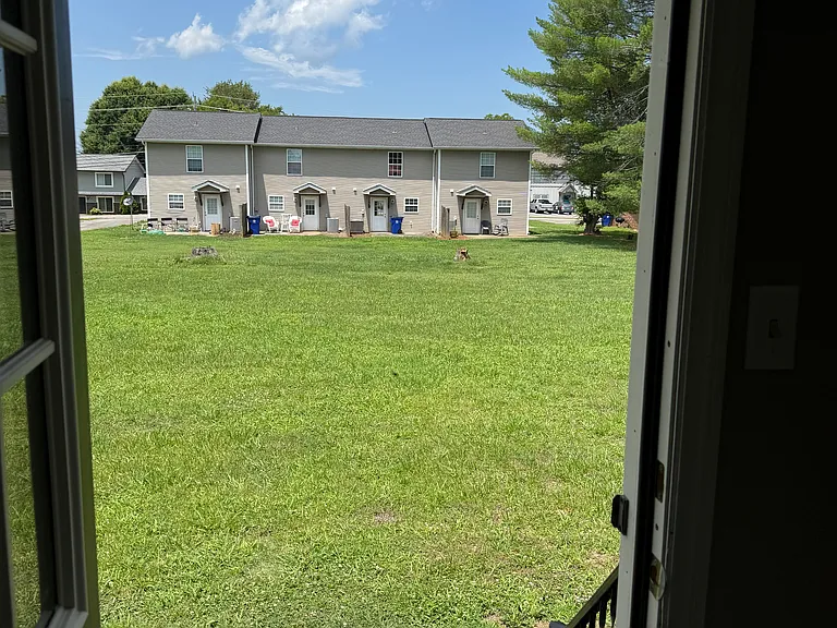 2530 Vance Dr NW #B — Photo 15