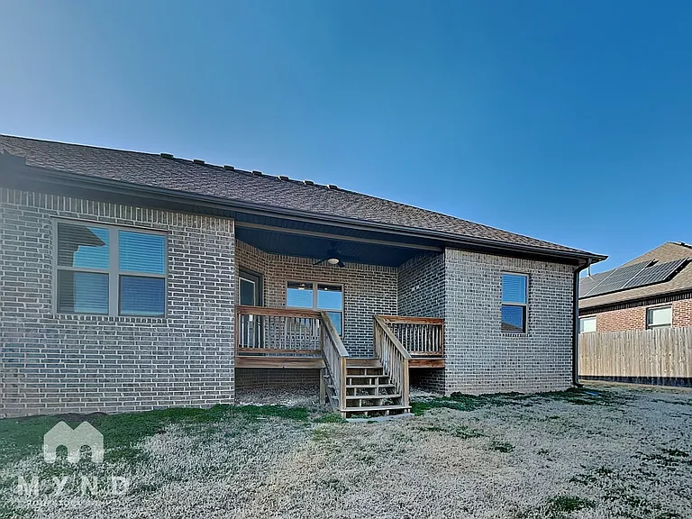 550 Captain Hopkins St — Photo 19
