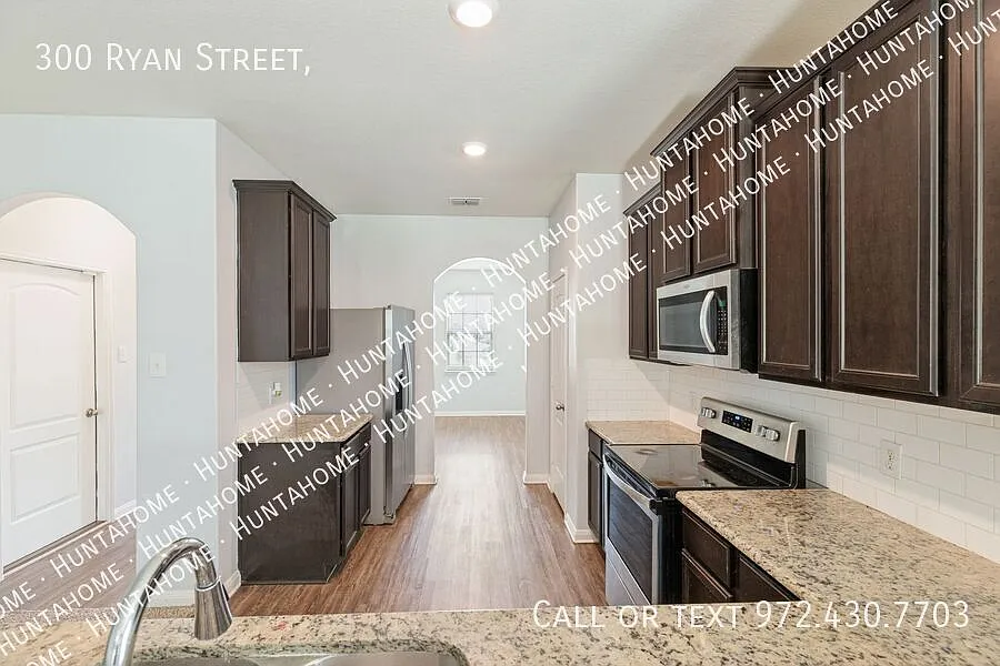 Move In By August 31 And Receive Your First Full Month Free With An 18-Month Lease! — Photo 4