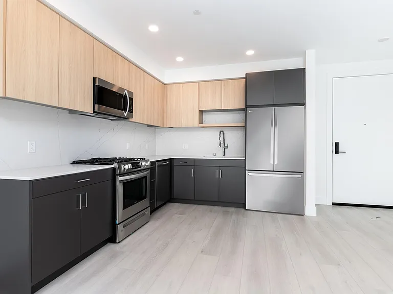 11500 Emelita St #303 — Photo 5