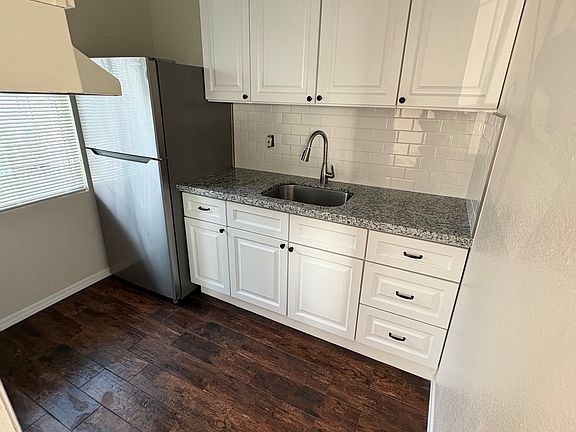 4th image of 13108 S Vermont Ave APT 7