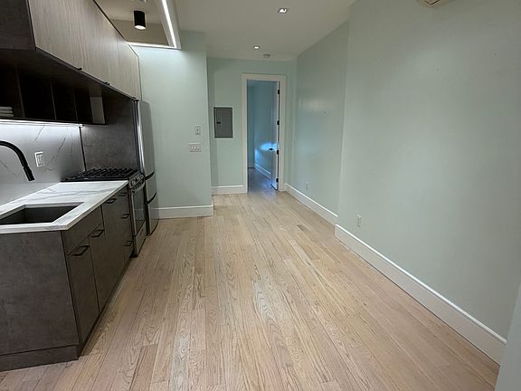 3rd image of 542 Newark Ave Floor 3