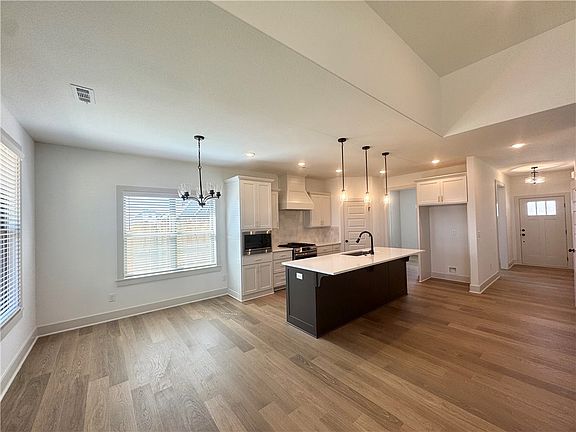 3rd image of 4601 SW Elderwood St