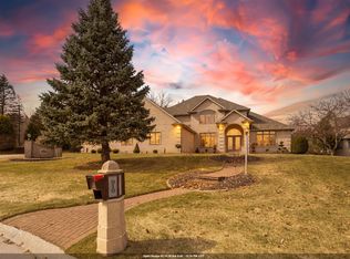 910 Kings Point Ct, Oneida, WI 54155