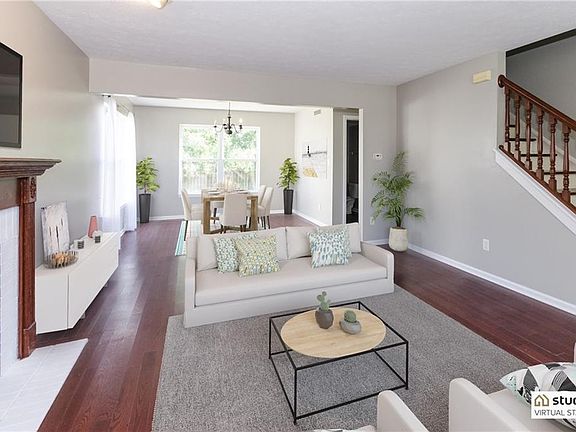 3rd image of 12047 Royalwood Dr