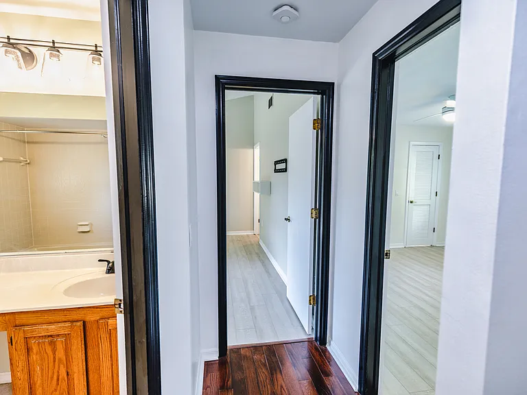 2119 Shady Oaks Dr — Photo 20