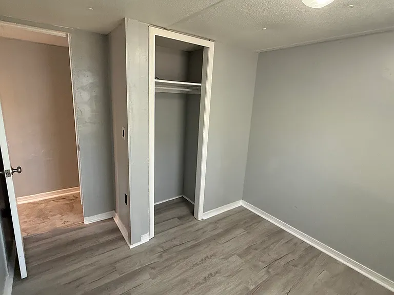 5635 Government Dr — Photo 12