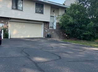 570 98th Ave NE, Blaine, MN 55434