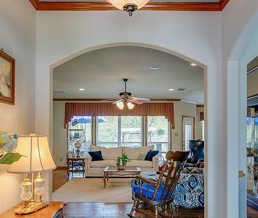 5th image of 6020 Iron Horse Dr