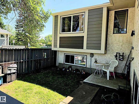 2nd image of 600 Willow Ct NW