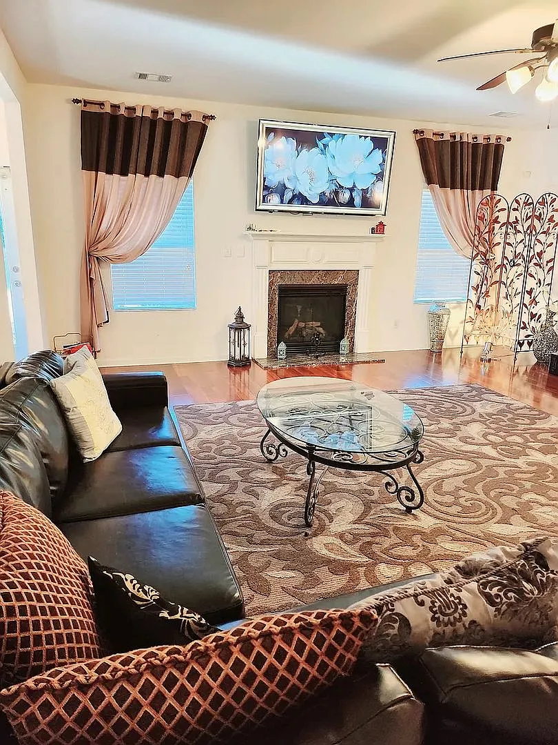 Room in 5 Bedroom Home at Kestrel Cir — Photo 2