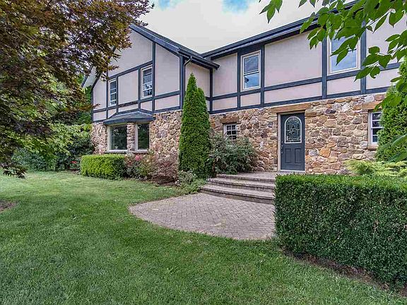 3rd image of 229 Summerdean Rd