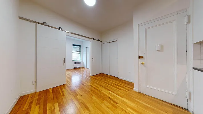 Rented by Bond New York | media 4