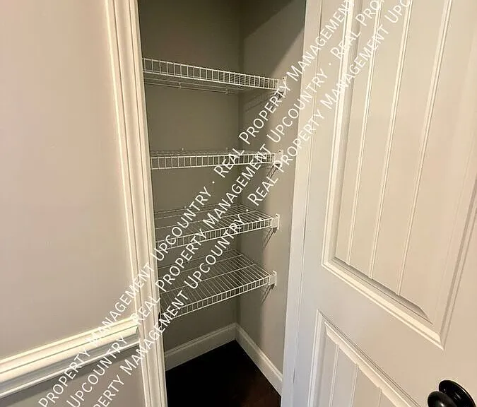 747 Shelburne Ln — Photo 15