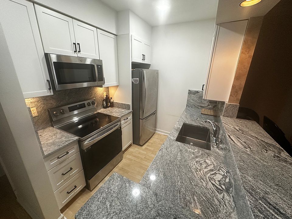 2nd image of 5918 Barbados Pl APT 102