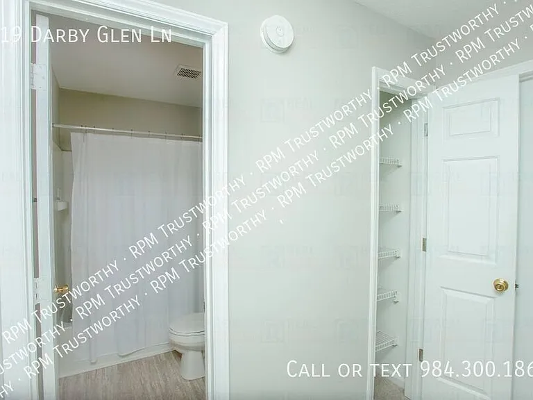 519 Darby Glen Ln — Photo 17
