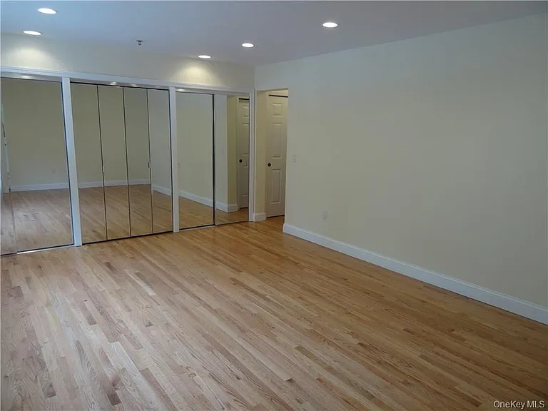 30 Mortimer Ter — Photo 11