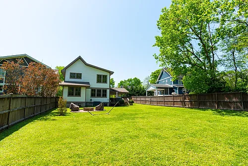 408D Rosebank Ave Photo 1