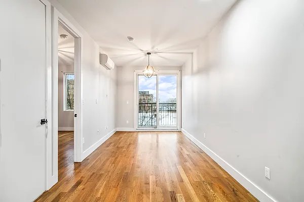 Rented by Compass | media 28