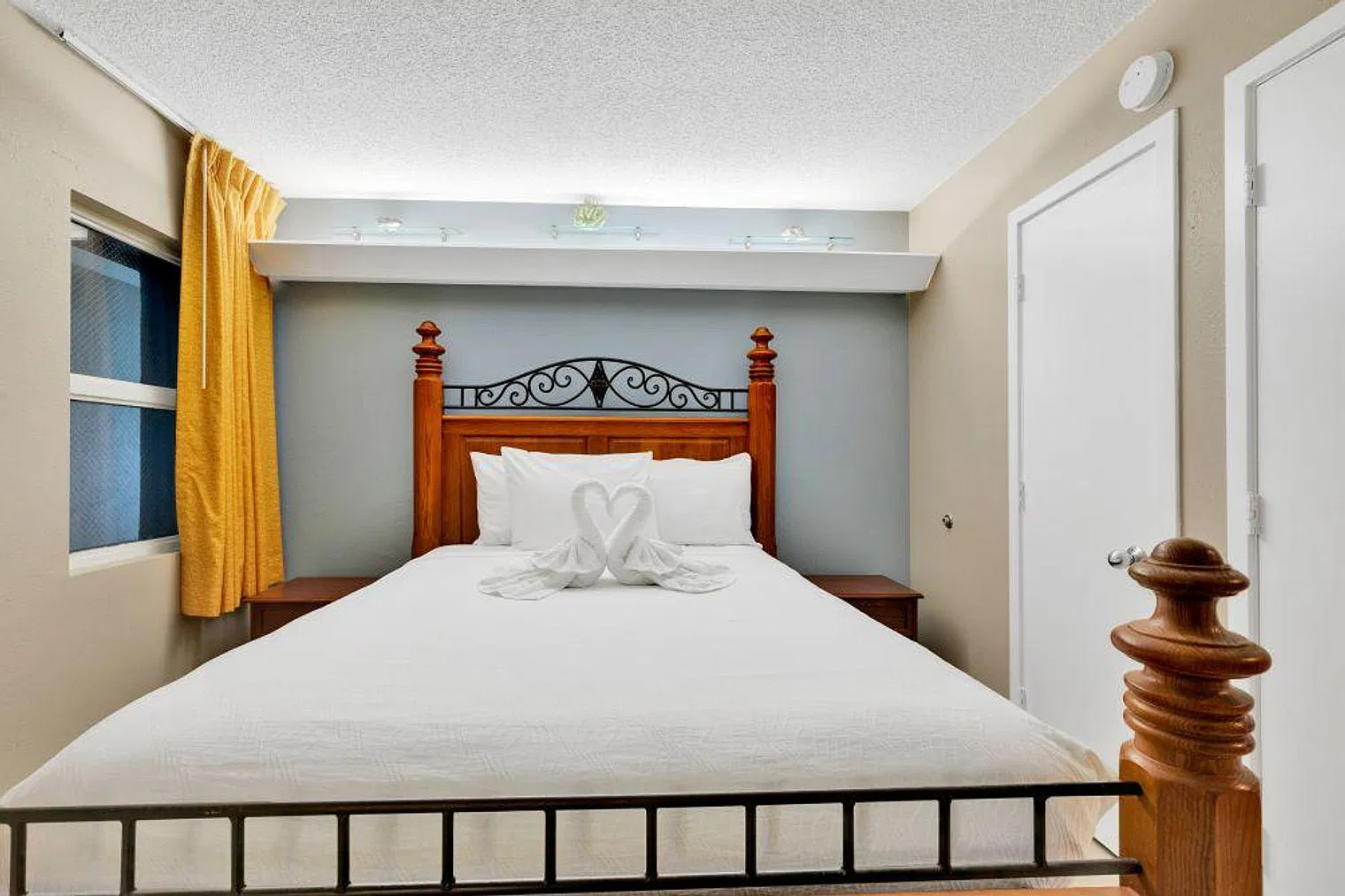2 bed, 2.0 bath, 947 sqft, $3,171 — Photo 4