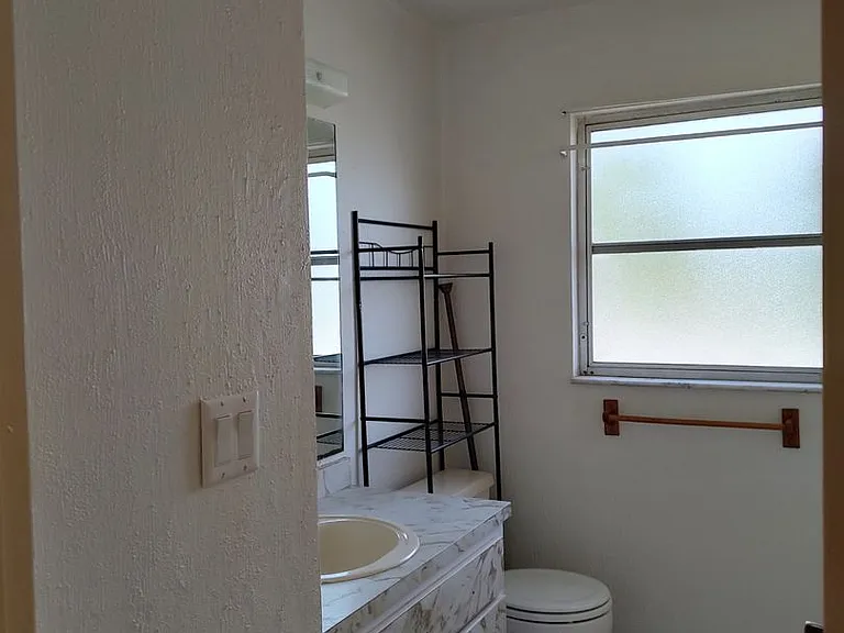 4470 Cynthia Ln — Photo 14