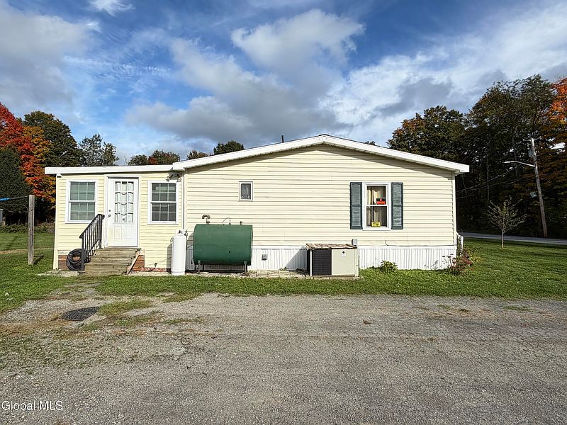 4th image of 9 Spring Valley Lane