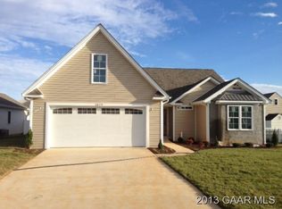 1079 Pendleton Dr, Waynesboro, VA 22980