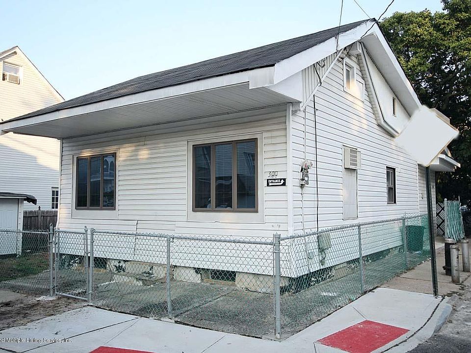 1st image of 300 Saint Marys Ave