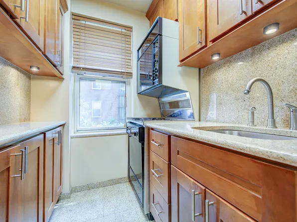 110-34 73rd Road image 11 of 31