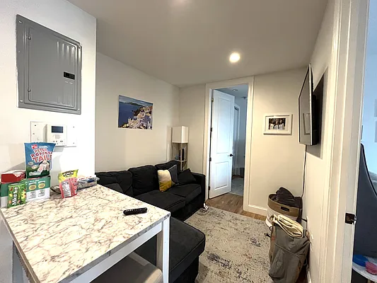 Rented by Akam Sales and Brokerage | media 17