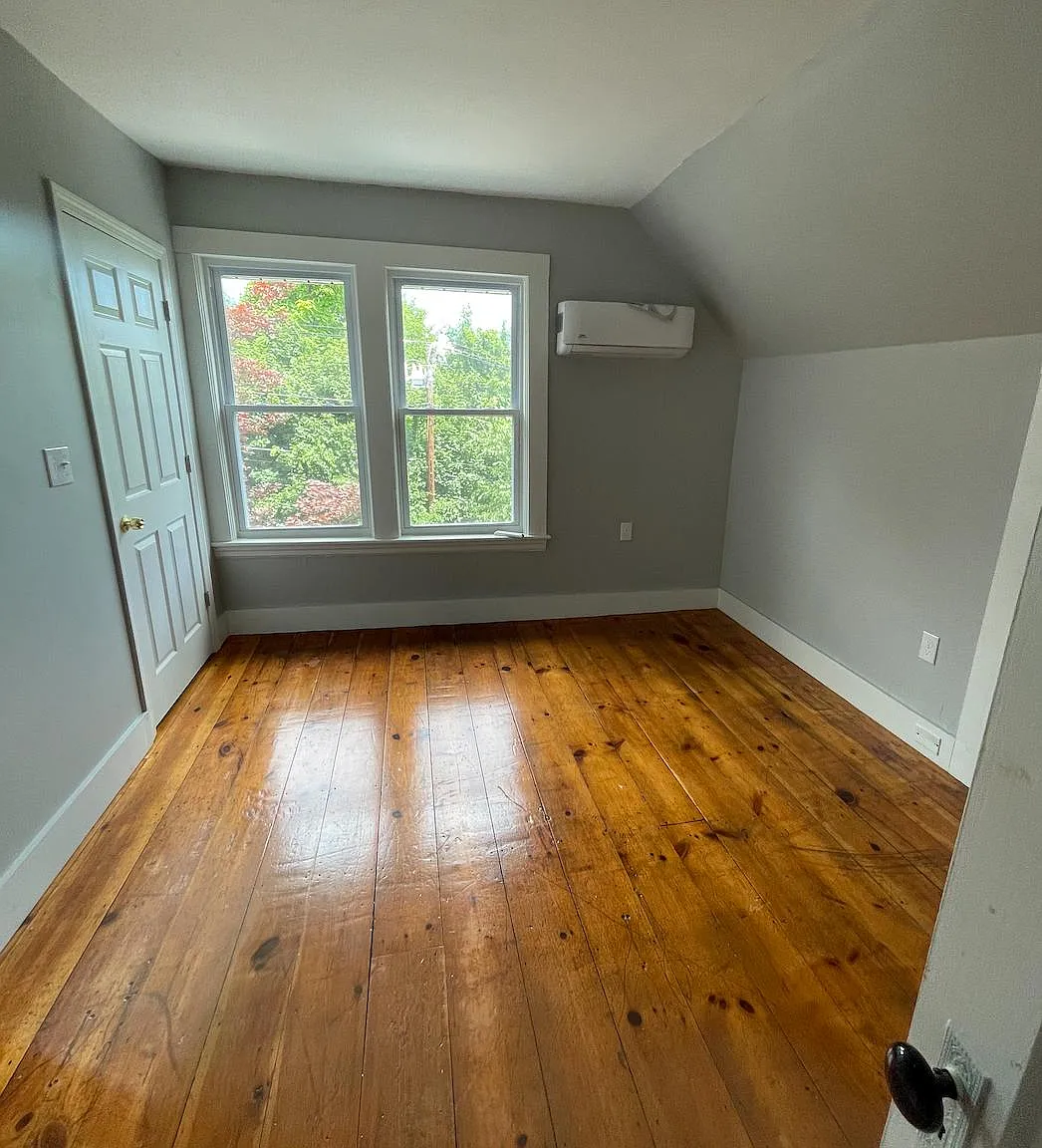 2 bed, 850 sqft, $1,800 — Photo 1