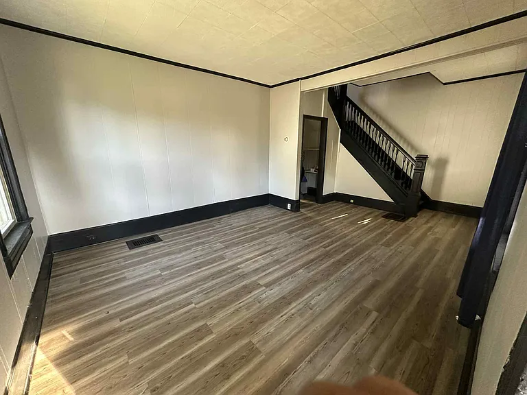 3133 W 84th St — Photo 15